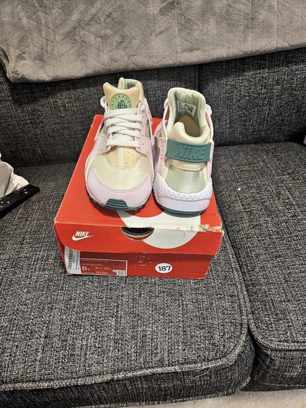Nike Air Huarache Run SE (GS) ) Sneakers Pink & Green US 6y Or 7W